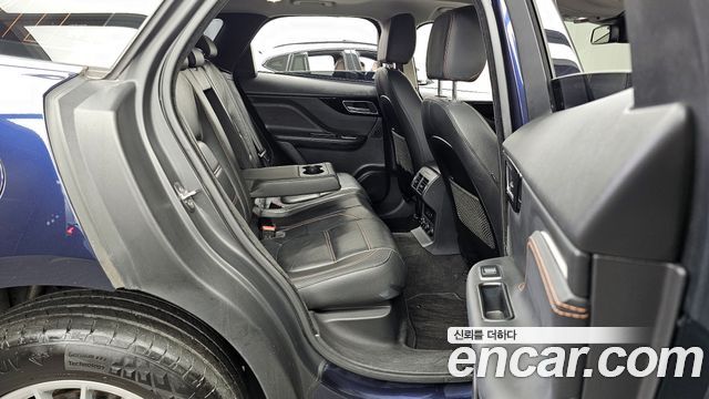 Jaguar F-PACE 20d Prestige 2018 — фото 12