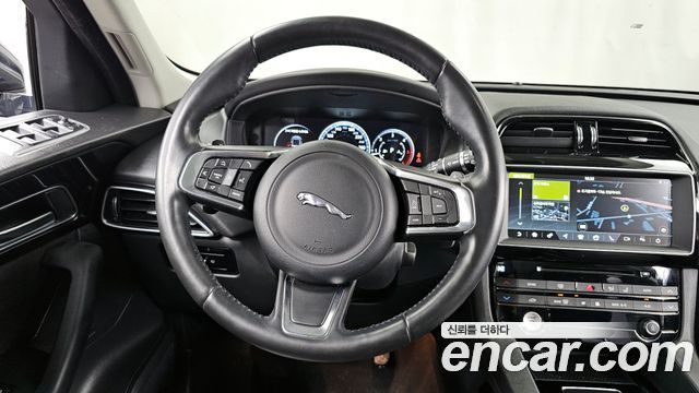 Jaguar F-PACE 20d Prestige 2018 — фото 13