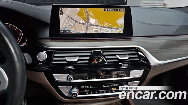 BMW 5 Series (G30) 520i M Sport 2020 — фото 14