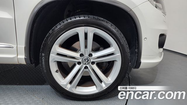 Volkswagen Tiguan 2.0 TDI R-Line 5N 2013 — фото 5