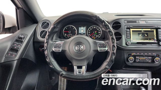 Volkswagen Tiguan 2.0 TDI R-Line 5N 2013 — фото 17