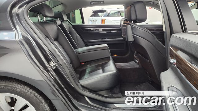 BMW 7 Series (F01) 740Li 2011 — фото 16