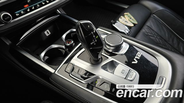 BMW 7 Series (G11) M760Li xDrive 2017 — фото 9