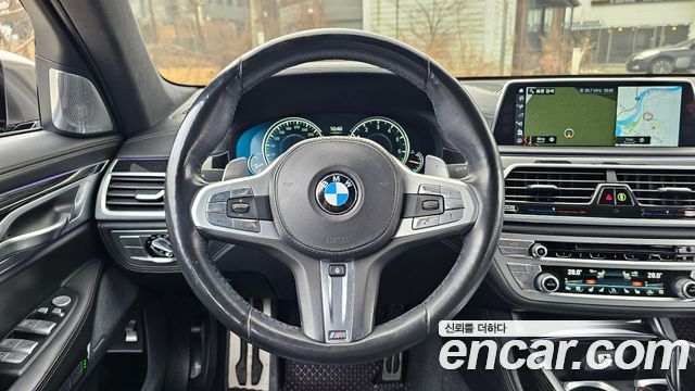 BMW 7 Series (G11) M760Li xDrive 2017 — фото 16