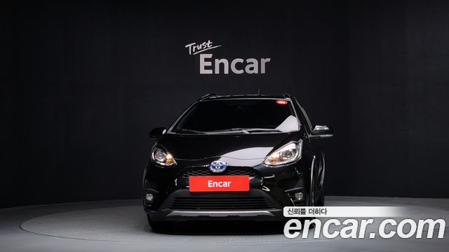 Toyota Prius C 1.5 Crossover 2020 — фото 3
