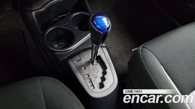 Toyota Prius C 1.5 Crossover 2020 — фото 9