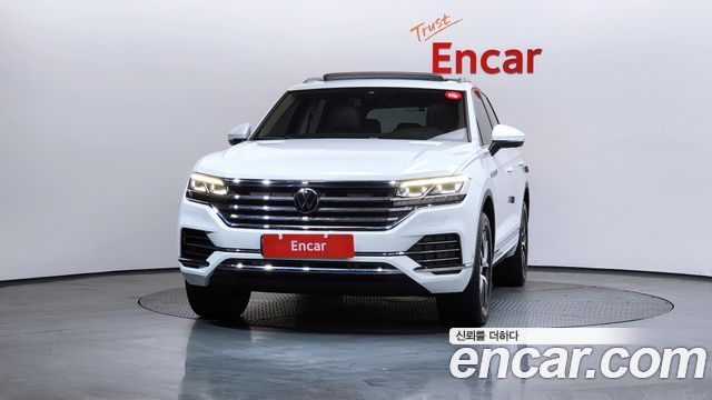 Volkswagen Touareg (III) 3.0 TDI Prestige 2023 — фото 3