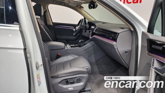 Volkswagen Touareg (III) 3.0 TDI Prestige 2023 — фото 11