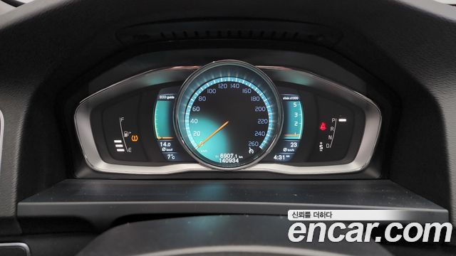 Volvo V60 D2 1st 2015 — фото 8