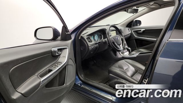 Volvo V60 D2 1st 2015 — фото 10
