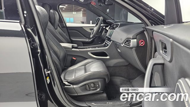 Jaguar F-PACE 30d S 2017 — фото 10
