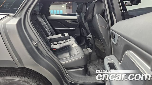 Jaguar F-PACE 30d S 2017 — фото 12