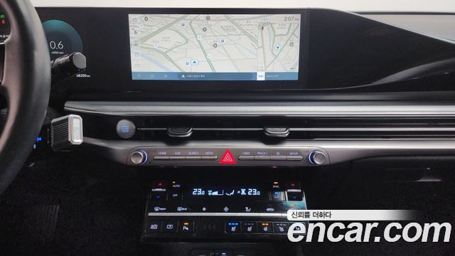 Hyundai Grandeur (GN7) 2,5 Gasoline 2WD Premium 2023 — фото 15