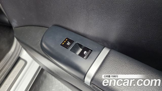 Hyundai Grandeur (GN7) 2,5 Gasoline 2WD Premium 2023 — фото 18