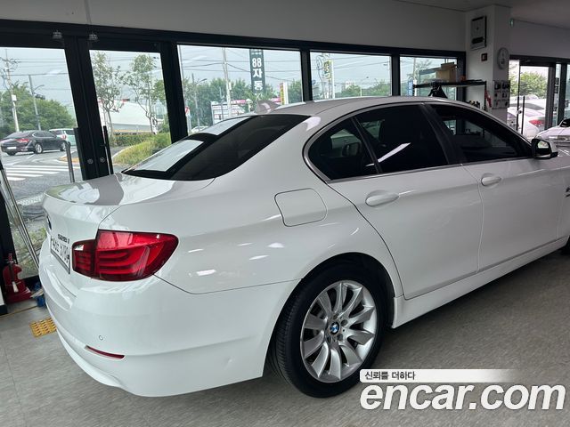 BMW 5 Series (F10) 528i xDrive 2012 — фото 4
