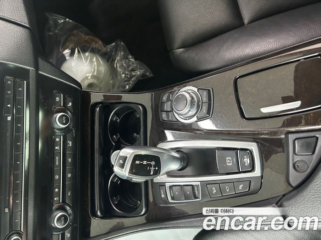 BMW 5 Series (F10) 528i xDrive 2012 — фото 9