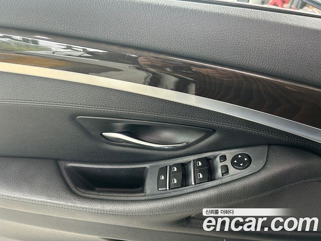 BMW 5 Series (F10) 528i xDrive 2012 — фото 16