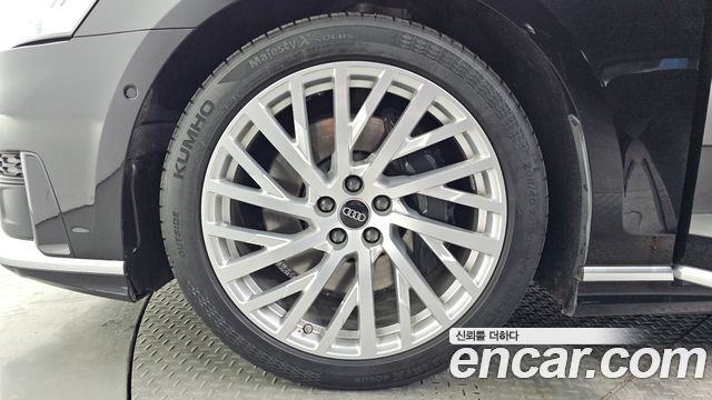 Audi A8 (D5) 55 TFSI Quattro LWB 2021 — фото 5