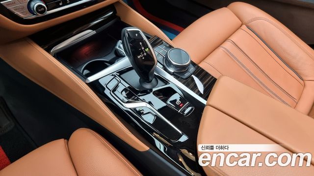 BMW 5 Series (G30) 520i Luxury 2023 — фото 9