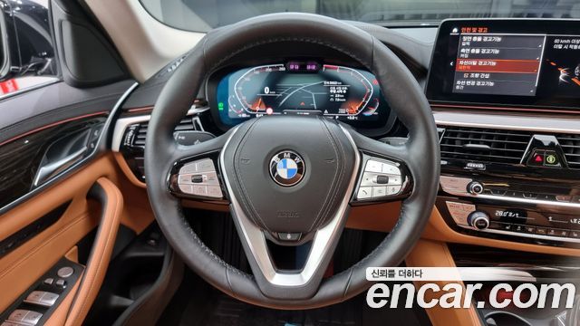 BMW 5 Series (G30) 520i Luxury 2023 — фото 13