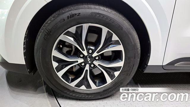 Kia Carnival (IV) Diesel 9-Seater Signature 2023 — фото 5