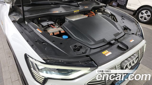 Audi e-tron 50 Quattro Sportback 2021 — фото 6