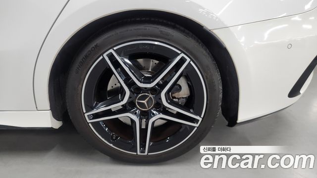 Mercedes-Benz A-Class (W177) AMG A35 4MATIC Sedan 2021 — фото 5
