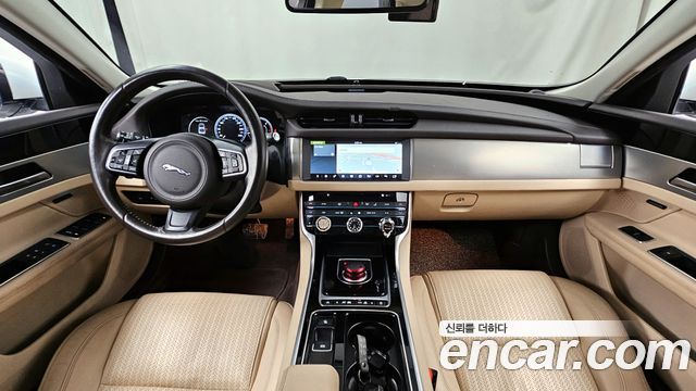 Jaguar XF (X260) 20d Prestige 2016 — фото 7