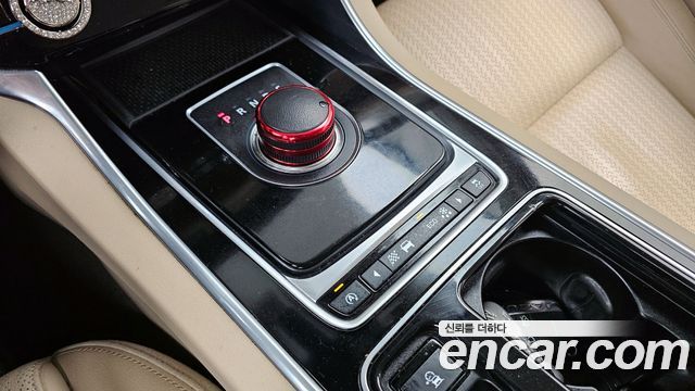 Jaguar XF (X260) 20d Prestige 2016 — фото 9