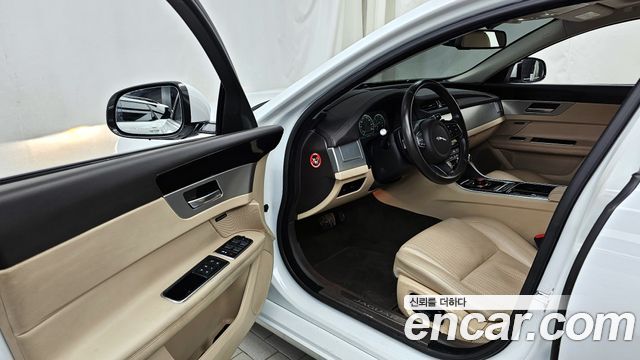 Jaguar XF (X260) 20d Prestige 2016 — фото 10