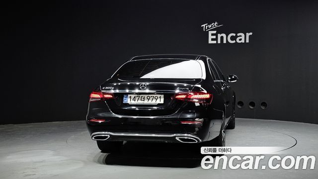 Mercedes-Benz E-Class (W213) E300e 4MATIC Exclusive 2021 — фото 4