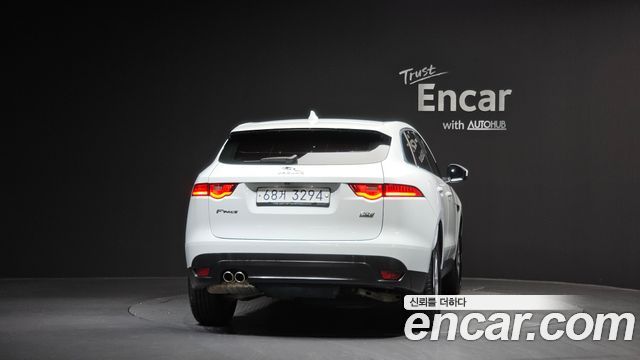 Jaguar F-PACE 20d Portfolio 2017 — фото 4