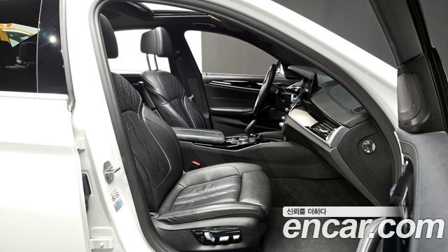 BMW 5 Series (G30) 520i M Sport 2020 — фото 10