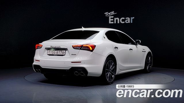 Maserati Ghibli 3.0 Modena 3rd 2022 — фото 2
