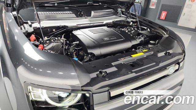 Land Rover Defender (L663) 110 P300 X-Dynamic SE 2025 — фото 6