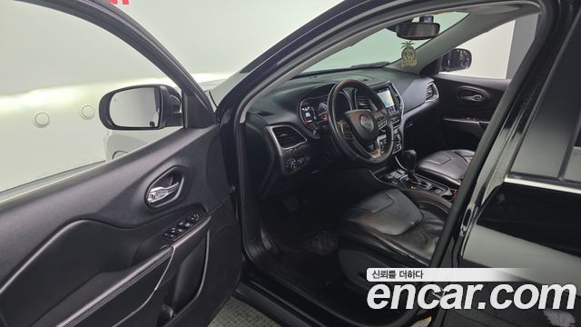 Jeep Cherokee (KL) 2.4 Longitude High AWD 2019 — фото 11