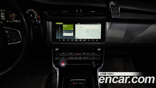 Jaguar XF (X260) 20d Prestige AWD 2018 — фото 15