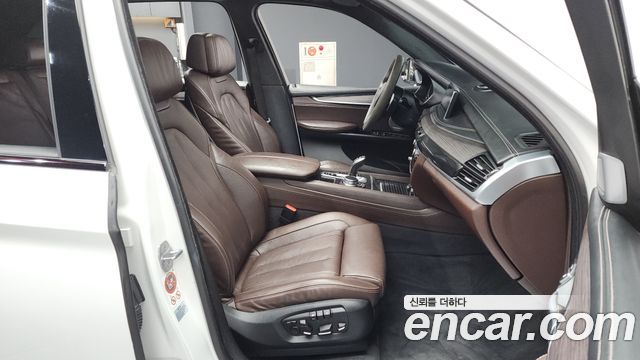 BMW X5 (F15) xDrive M50d 2017 — фото 11