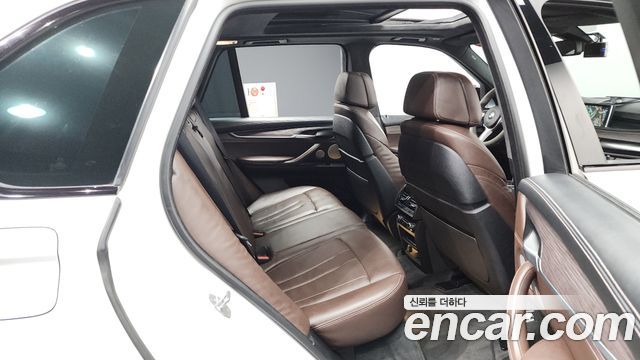 BMW X5 (F15) xDrive M50d 2017 — фото 12