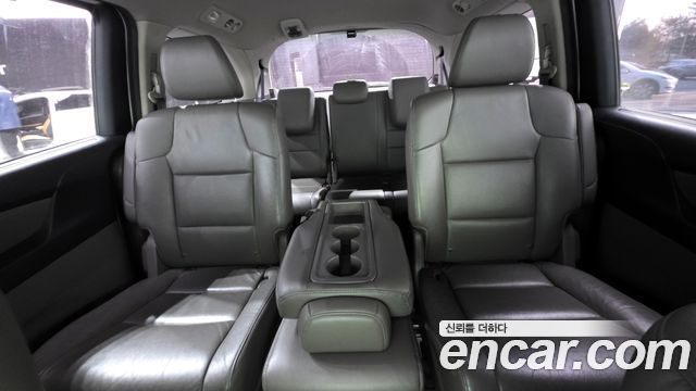 Honda Odyssey 3.5 4th 2016 — фото 12