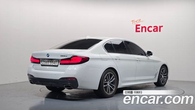 BMW 5 Series (G30) 523d M Sport 2023 — фото 2