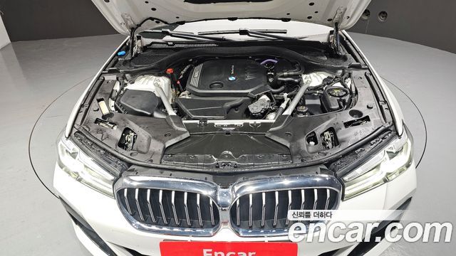 BMW 5 Series (G30) 523d M Sport 2023 — фото 6