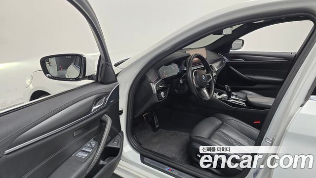 BMW 5 Series (G30) 523d M Sport 2023 — фото 10