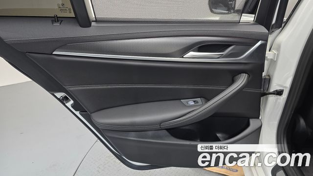 BMW 5 Series (G30) 523d M Sport 2023 — фото 25