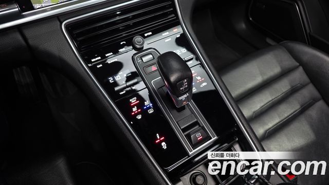 Porsche Panamera (971) 3.0 AWD 2018 — фото 9