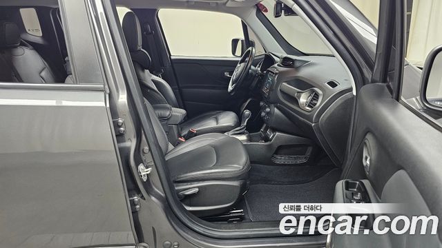 Jeep Renegade 2.4 Limited 2021 — фото 11