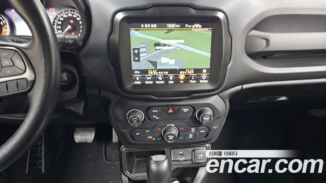 Jeep Renegade 2.4 Limited 2021 — фото 14