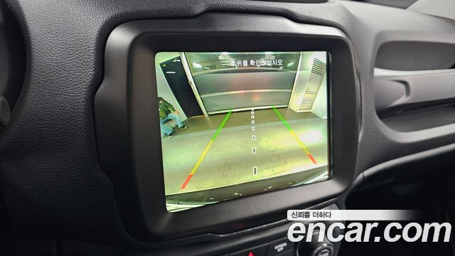 Jeep Renegade 2.4 Limited 2021 — фото 15