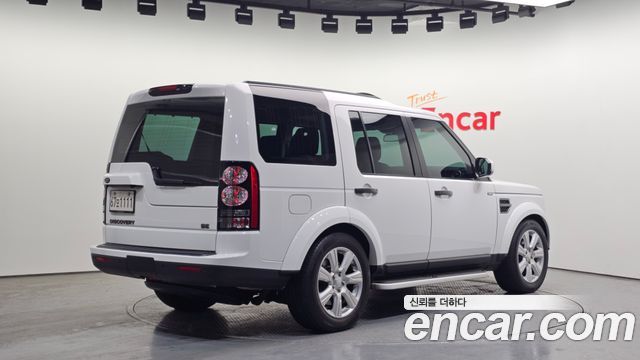Land Rover Discovery 4 3.0 SDV6 SE 2016 — фото 2