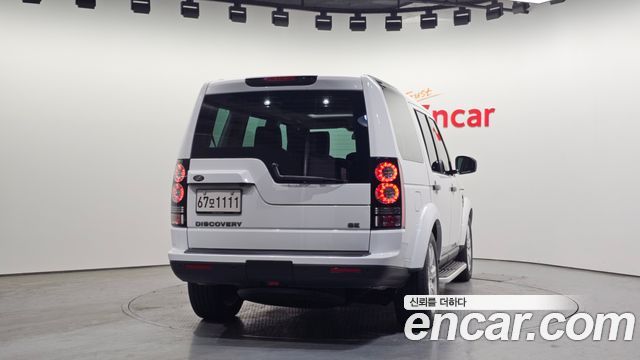 Land Rover Discovery 4 3.0 SDV6 SE 2016 — фото 4